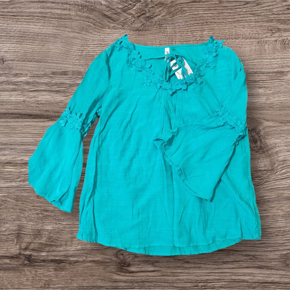 NY Collection Bell Sleeve Top – Size LP - NWT